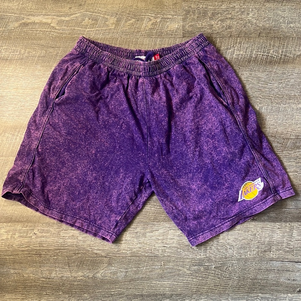 Mitchell & Ness LOS ANGELES LAKERS QUINTESSENTIAL ACID WASH SHORTS Size XL
